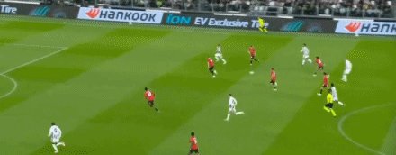 1792713297112059320.gif 尤文.gif